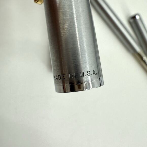 Sheaffer VTG Brushed Chrome Cartridge Fill Fountain Pen / Mechanical Pencil Set - Picture 10 of 13